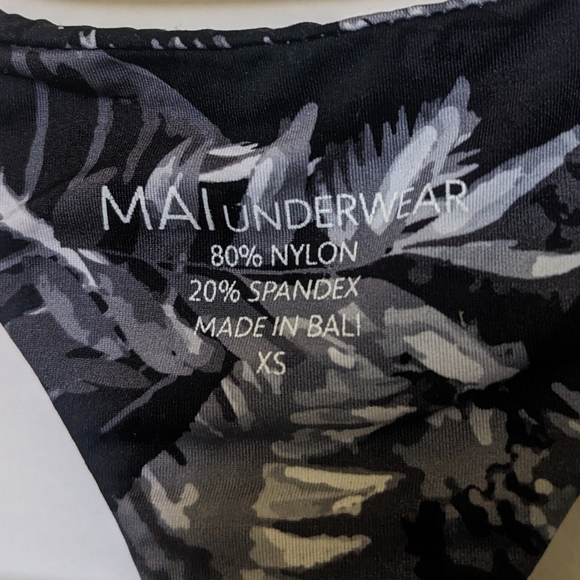 Mai Active Sports Bra tropical print - Picture 3 of 3